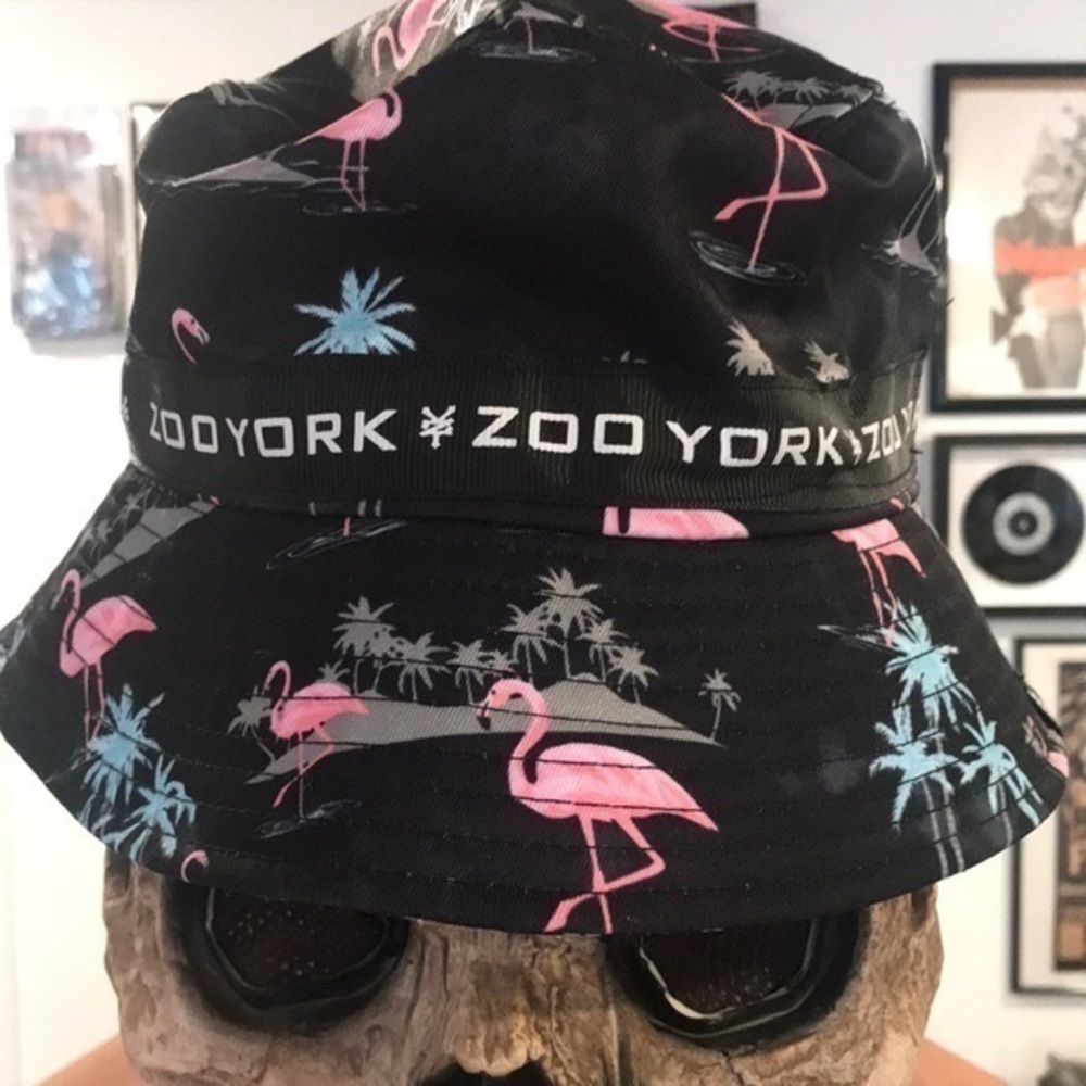 ZOO YORK FLAMINGO PRINT BUCKET HAT
